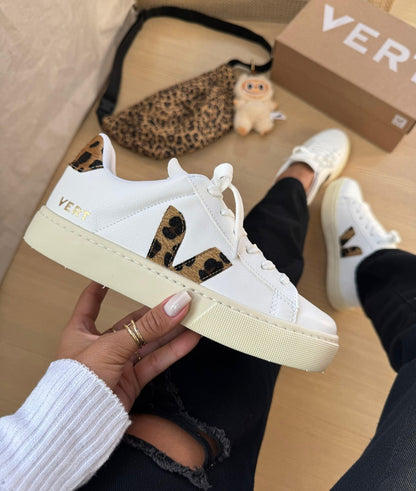 Tênis V Cadarço Branco Animal Print