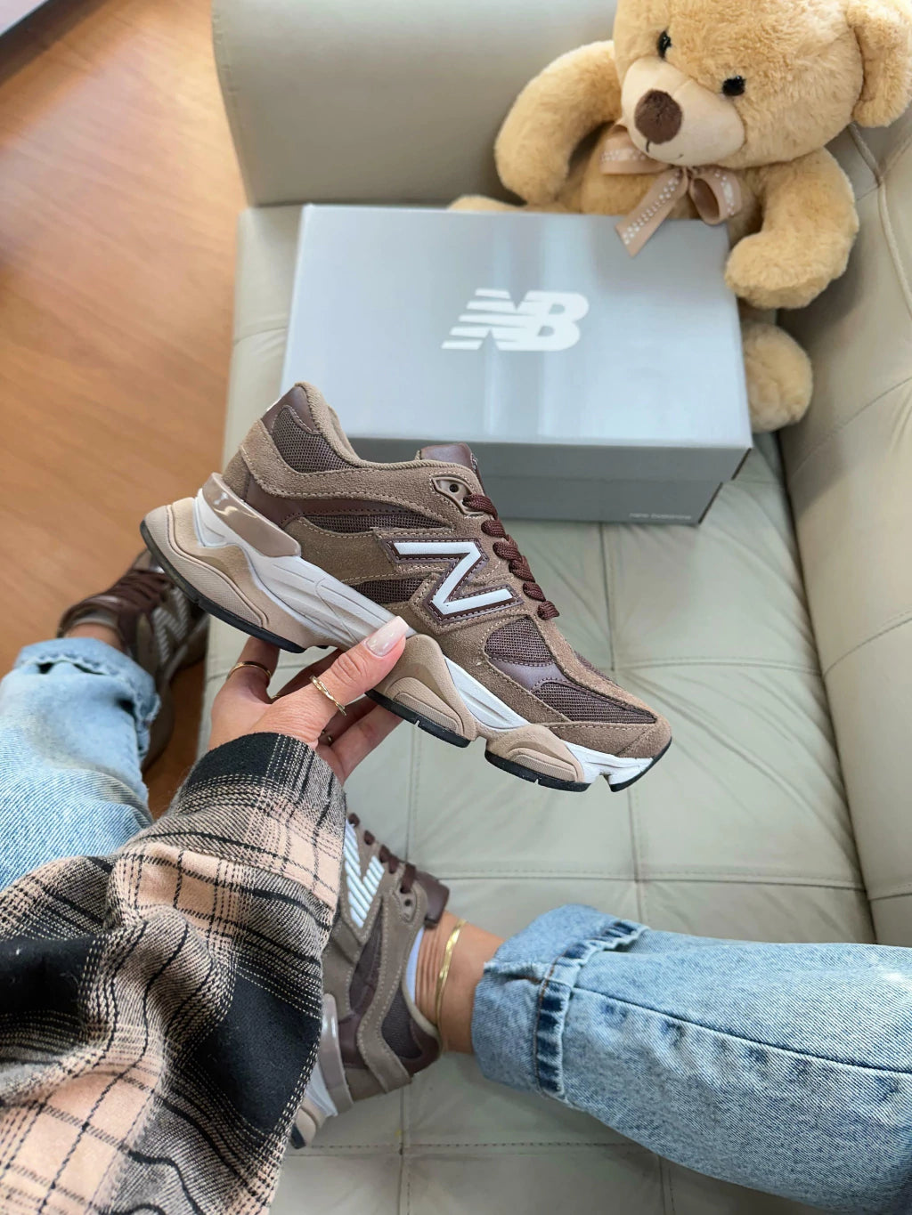 Tênis New Balance 9060 Marrom Couro 100% Legítimo
