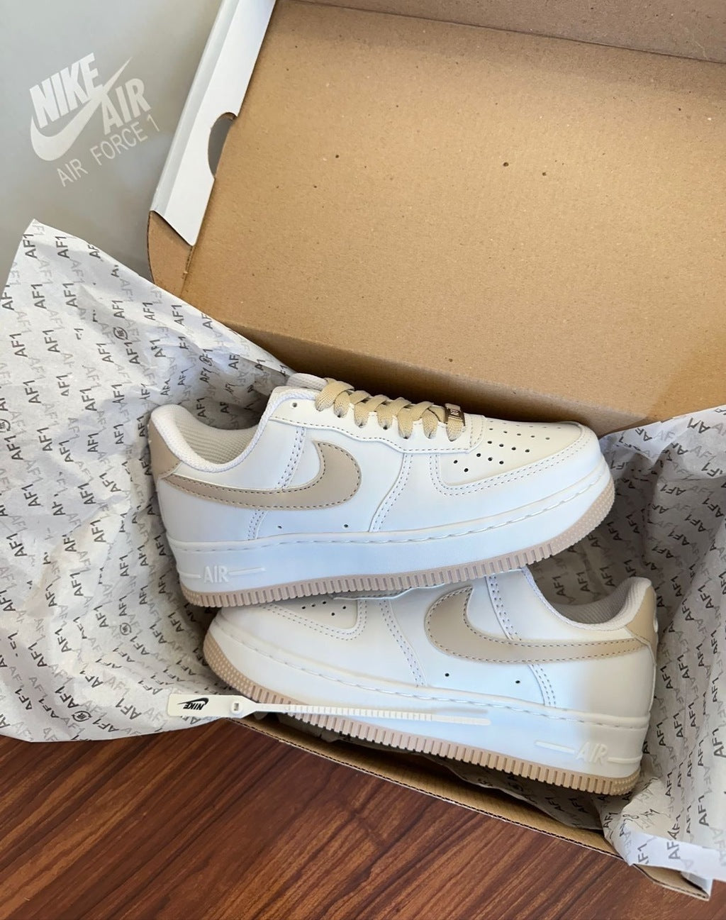 Tênis Nike Air Force Branco Amêndoa Luxo