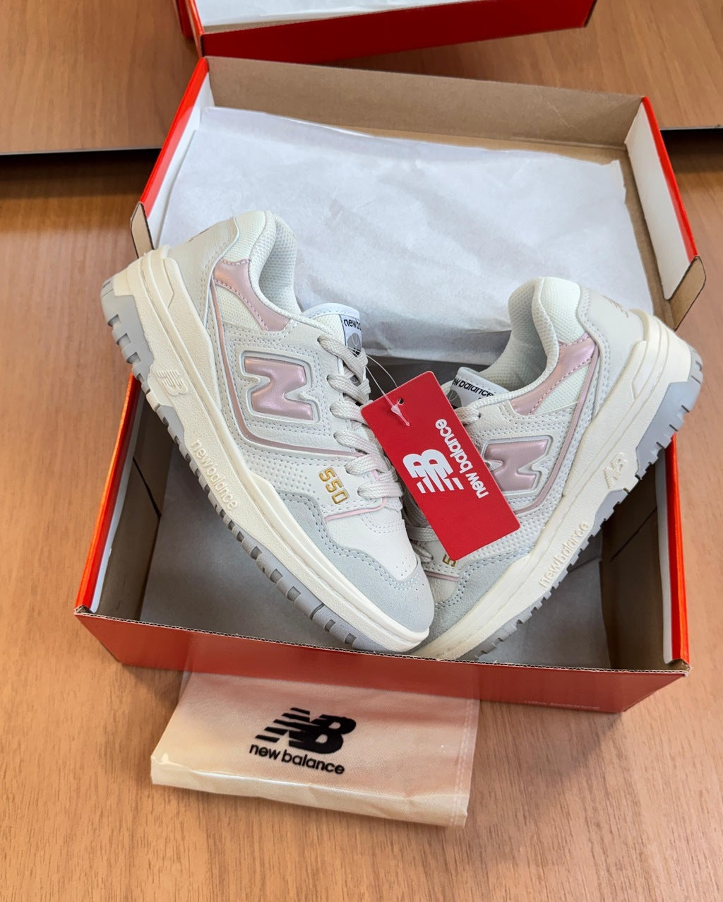 Tênis New Balance 550 Bege - Lançamento