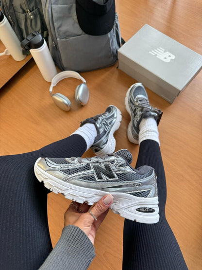 Tênis New Balance 740 Prime