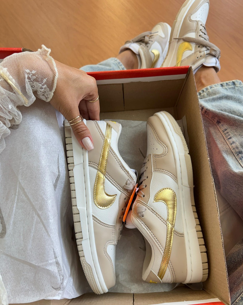 Tênis Nike Dunk Low Bege Ouro