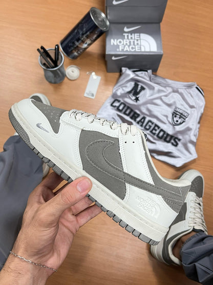 Tênis Nike Dunk Low The North Face