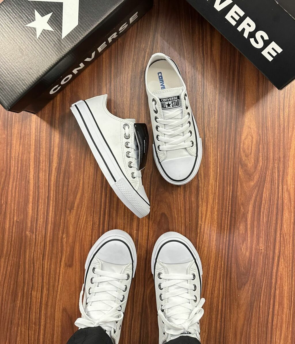 Tênis All Star Branco e Preto Couro