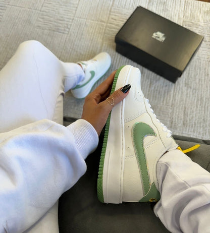 Tênis Nike Air Force Grama Premium