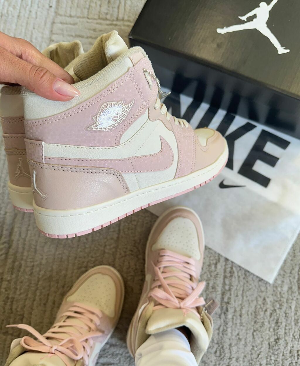Tênis Nike Jordan Bota Rosa