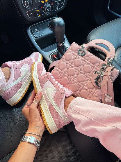 Tênis Nike Dunk Low Rosa BB Teddy Bear