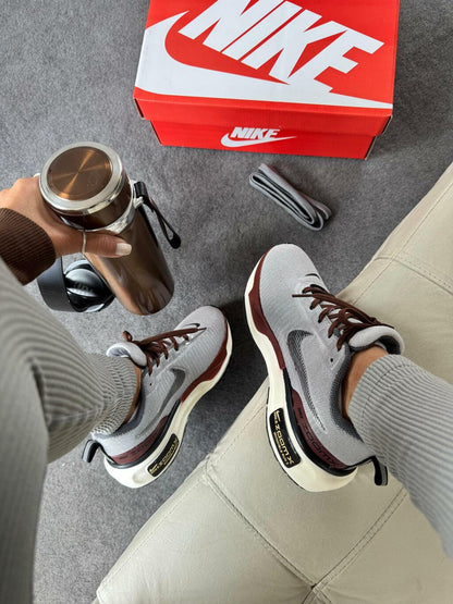 Tênis Nike Zoom X Cinza e Marrom