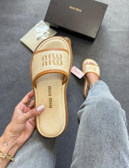 Flat Miu Miu Casual Luxo