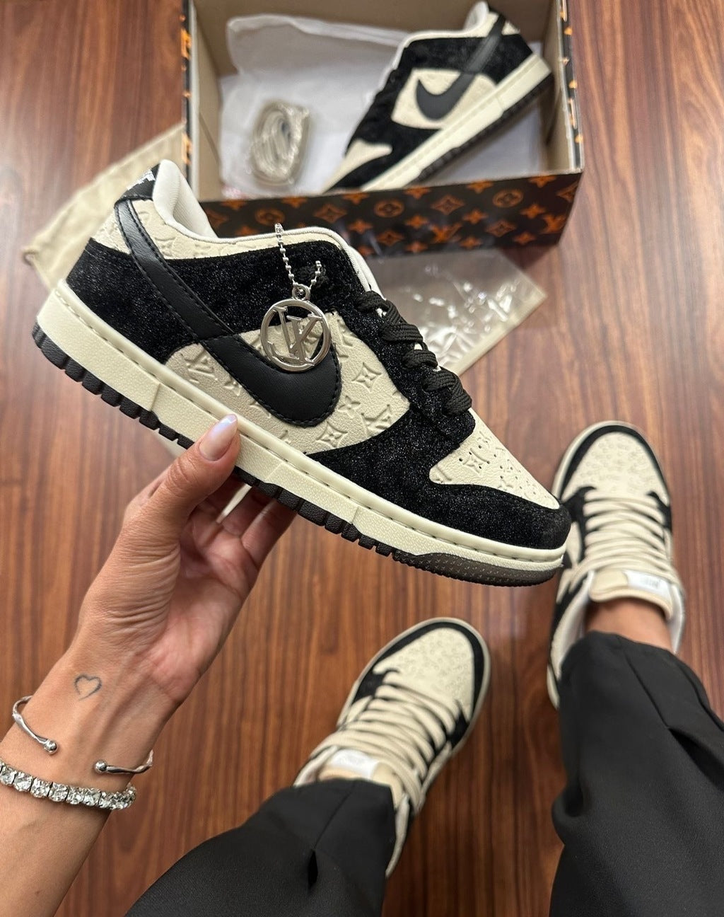 Tênis Nike Dunk Low Louis Vuitton Prime