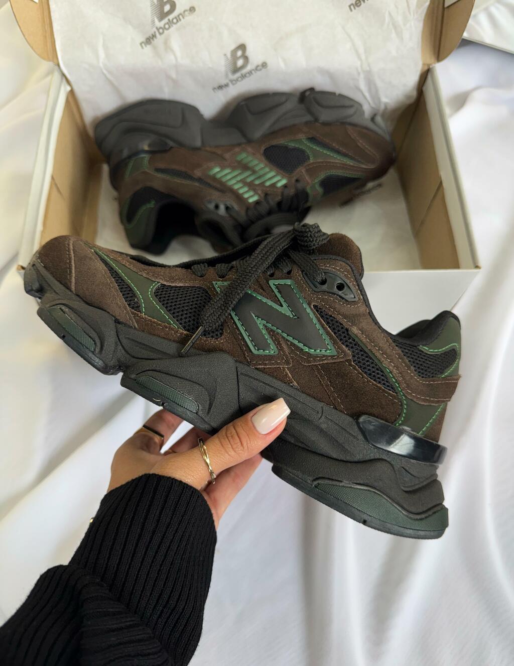Tênis New Balance 9060 Marrom Militar Couro 100% Legítimo