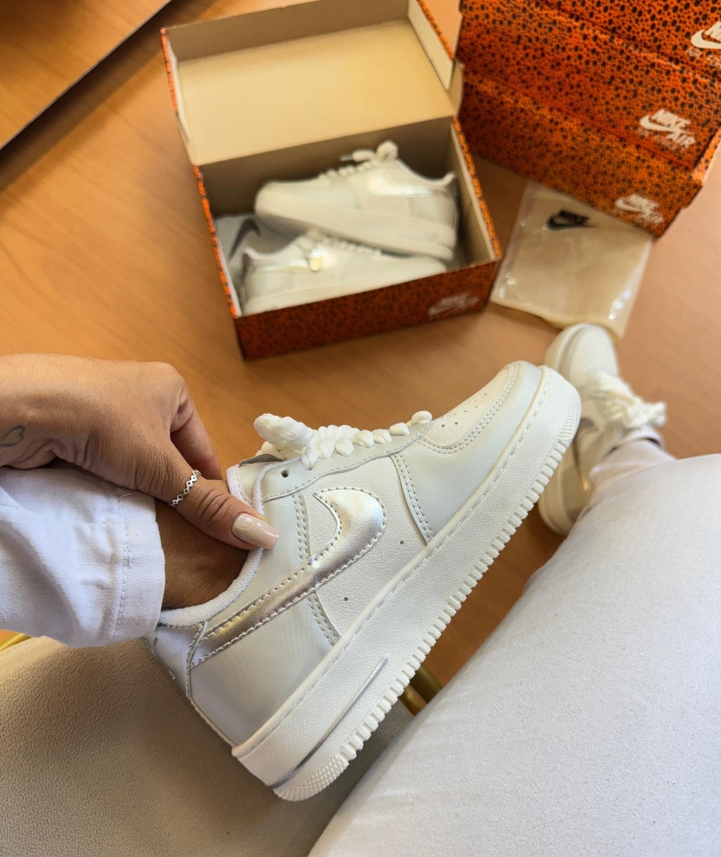 Tênis Nike Air Force Metalizado Luxo