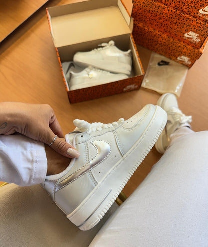 Tênis Nike Air Force Metalizado Luxo