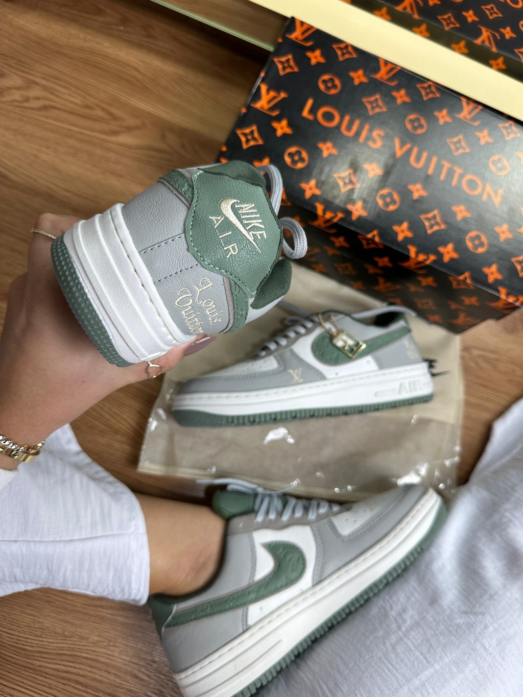 Tênis Nike Air Force LV Verde