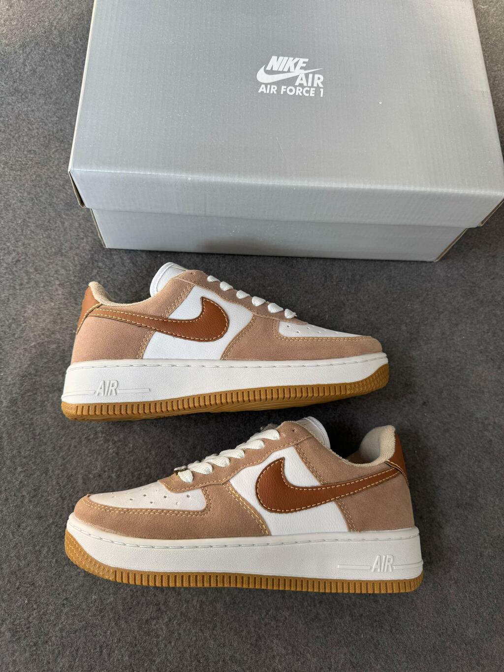 Tênis Nike Air Force Branco Caramelo