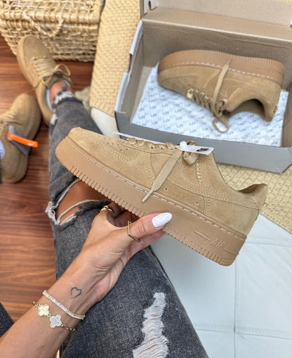 Tênis Nike Air Force Caramelo Camurça 2.0