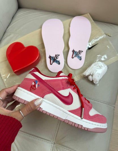 Tênis Nike Dunk Low Red Strangelove