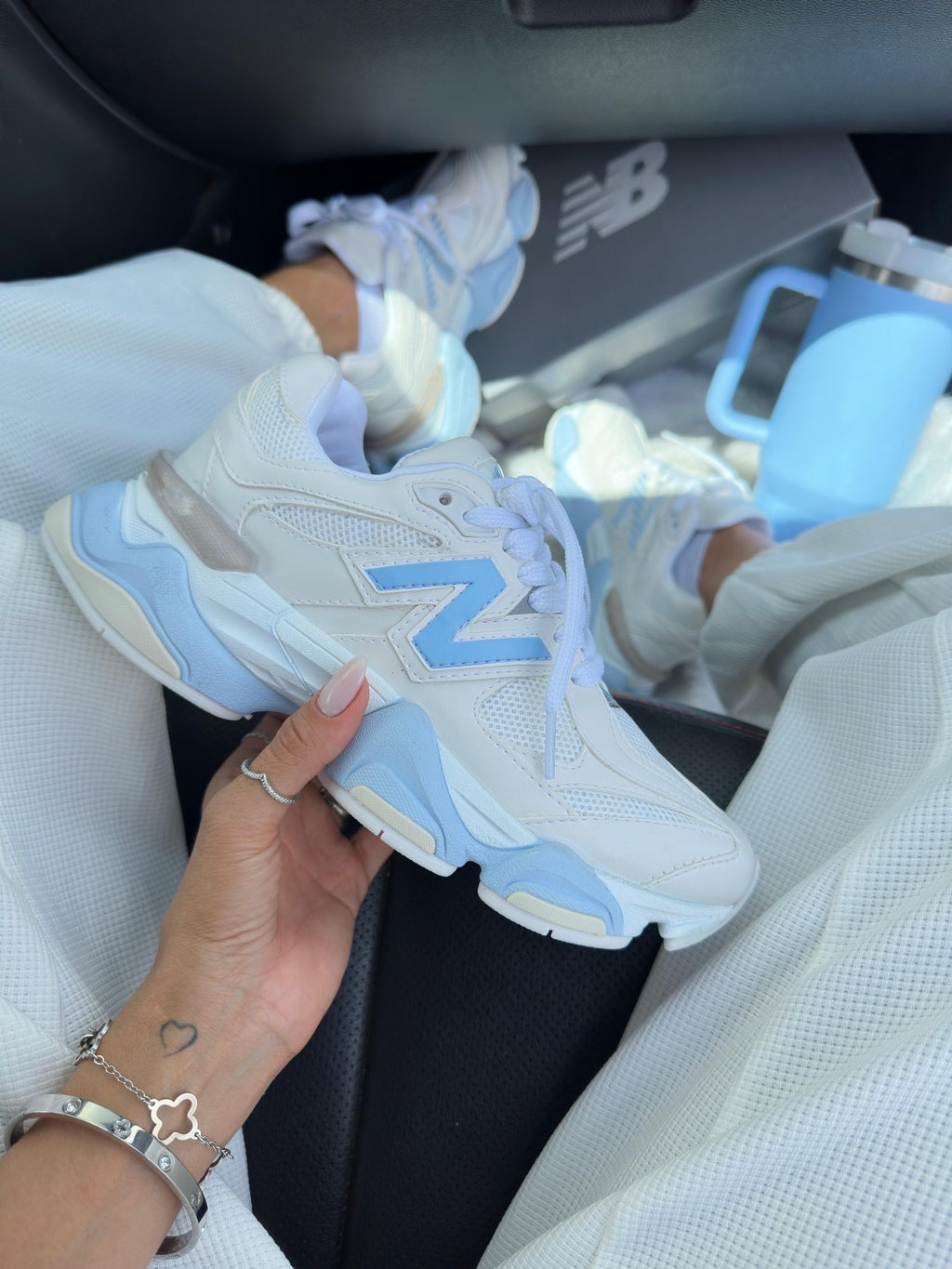 Tênis New Balance 9060 Azul e Branco Couro 100% Legítimo