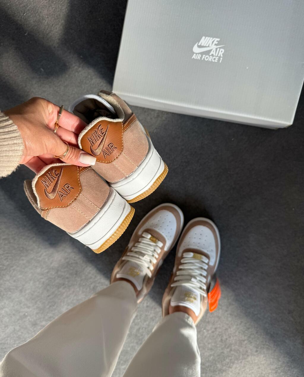 Tênis Nike Air Force Branco Caramelo