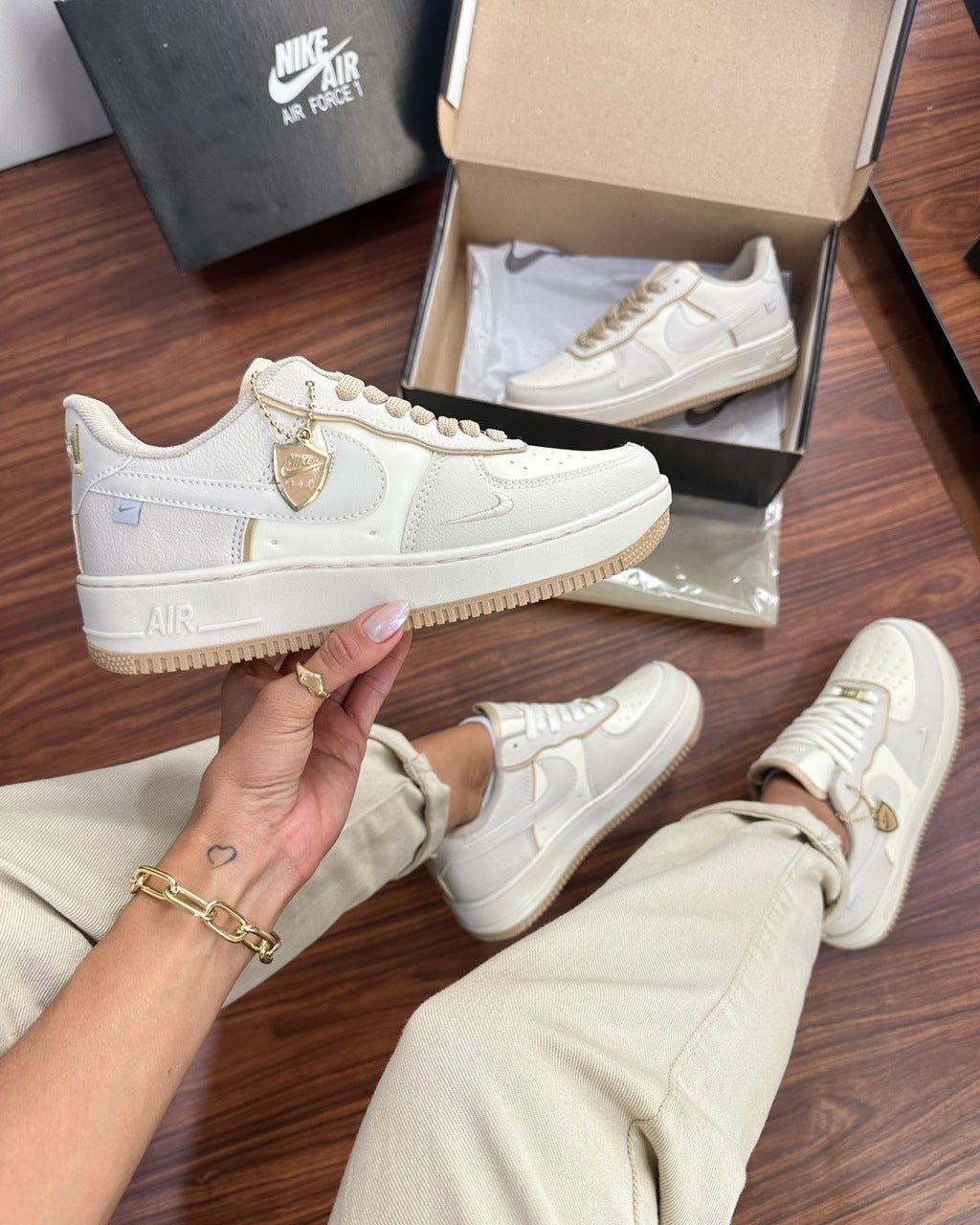 Tênis Nike Air Force Nude Prime