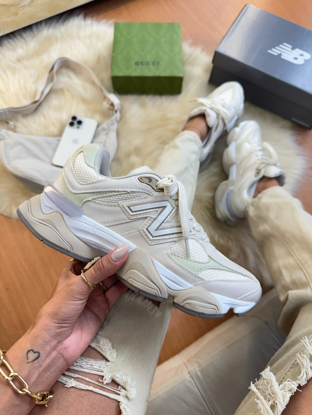 Tênis New Balance 9060 Bege Couro 100% Legítimo