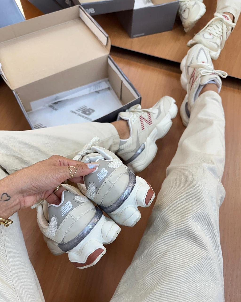 Tênis New Balance 9060 Off White Borgonha Couro 100% Legítimo