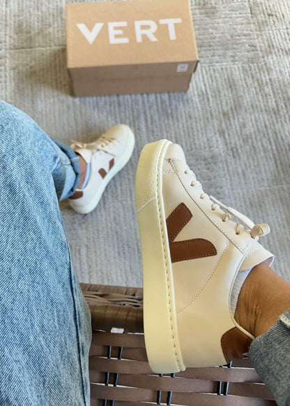 Tênis V Cadarço Caramelo Premium