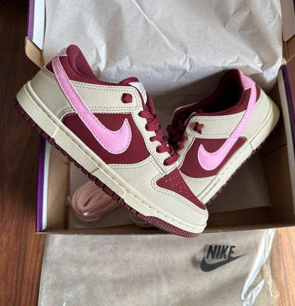 Tênis Nike Dunk Low Nude Marsala