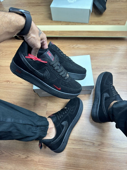 Tênis Nike Air Force Black Suede Luxo