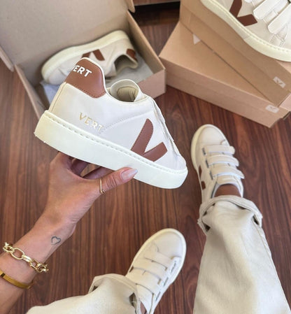 Tênis V Vert Velcro Caramelo Off White