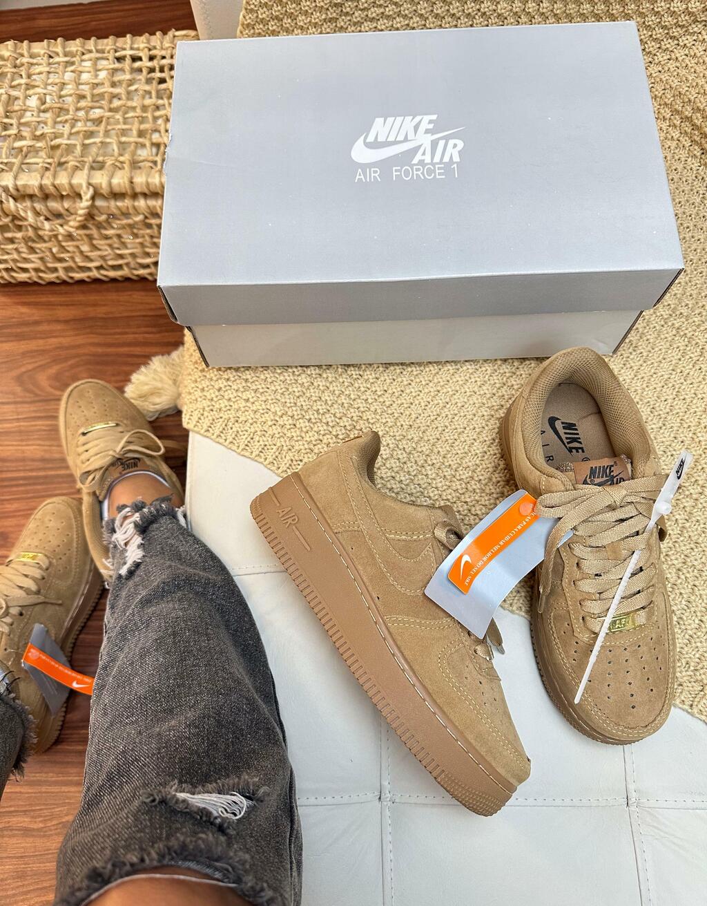 Tênis Nike Air Force Caramelo Camurça Prime