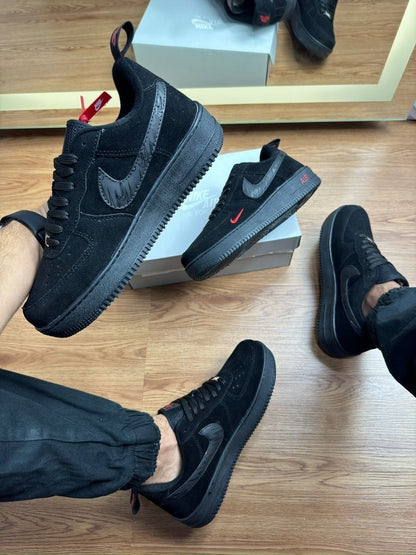 Tênis Nike Air Force Black Suede Luxo