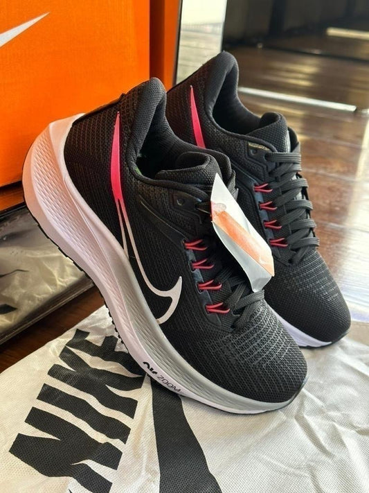Tênis Nike Air Zoom Esportivo Preto e Rosa