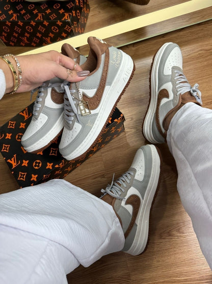 Tênis Nike Air Force LV Caramelo