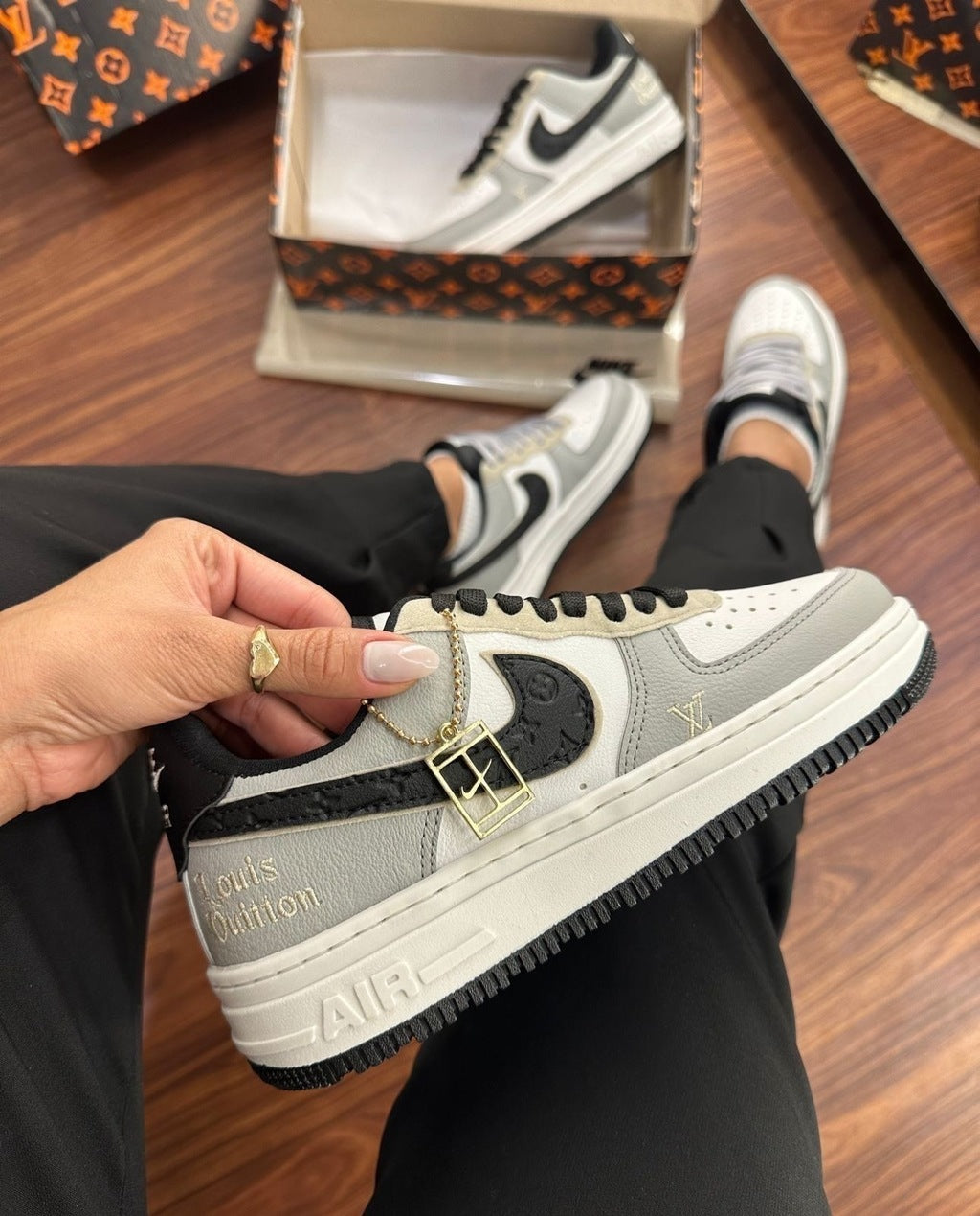 Tênis Nike Air Force Louis Vuitton Preto