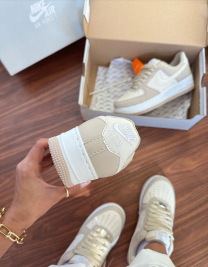 Tênis Nike Air Force Creme Prime