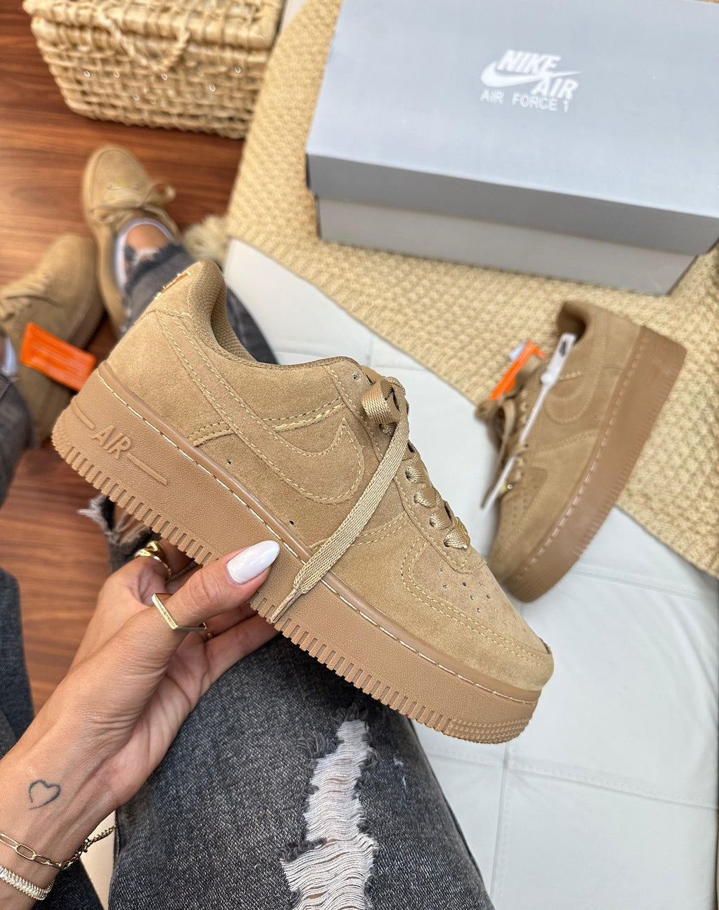 Tênis Nike Air Force Caramelo Camurça 2.0