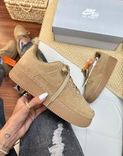 Tênis Nike Air Force Caramelo Camurça 2.0