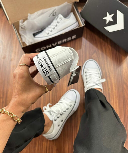 Tênis All Star Branco e Preto Couro