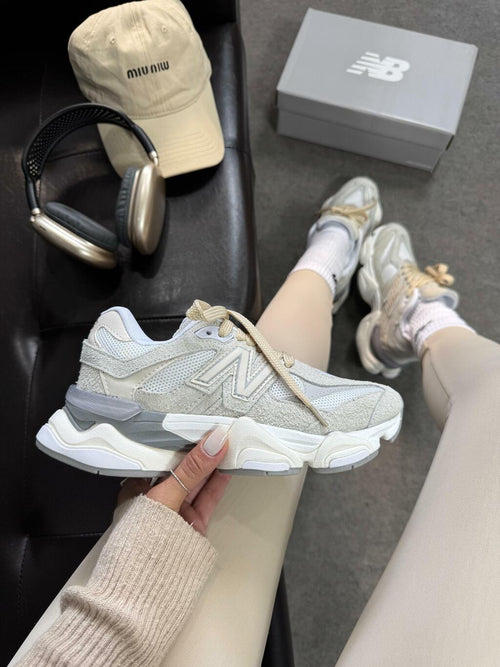 Tênis New Balance 9060 Cinza Off Couro 100% Legítimo