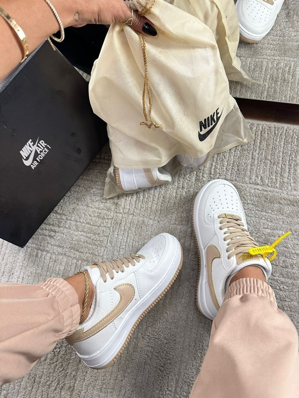 Tênis Nike Air Force Nude Premium