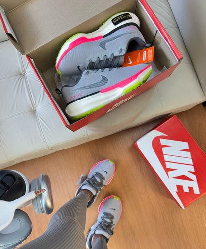 Tênis Nike Zoom X Invicible Run 3 Cinza e Rosa