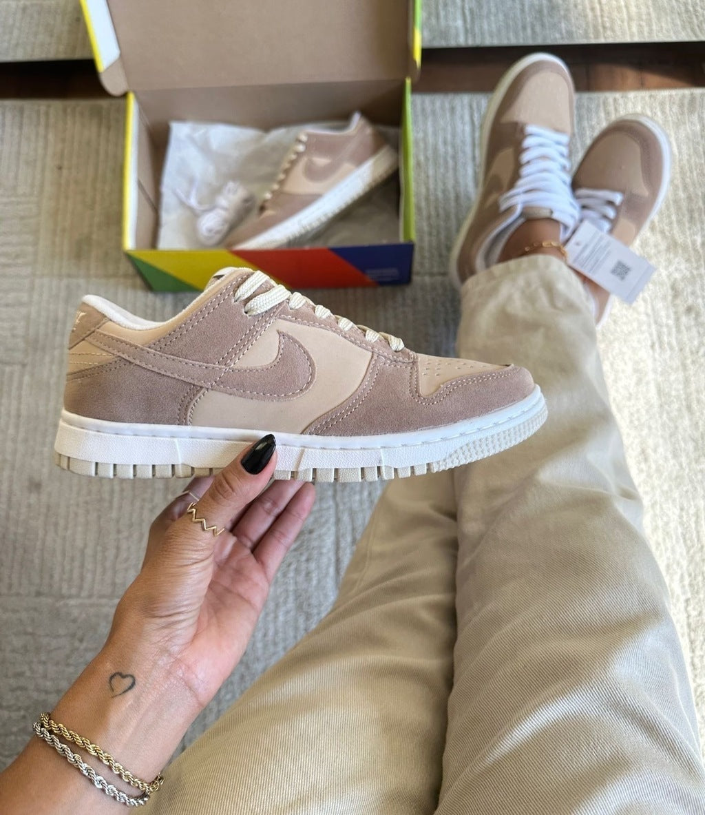 Tênis Nike Dunk Low Rose Camurça