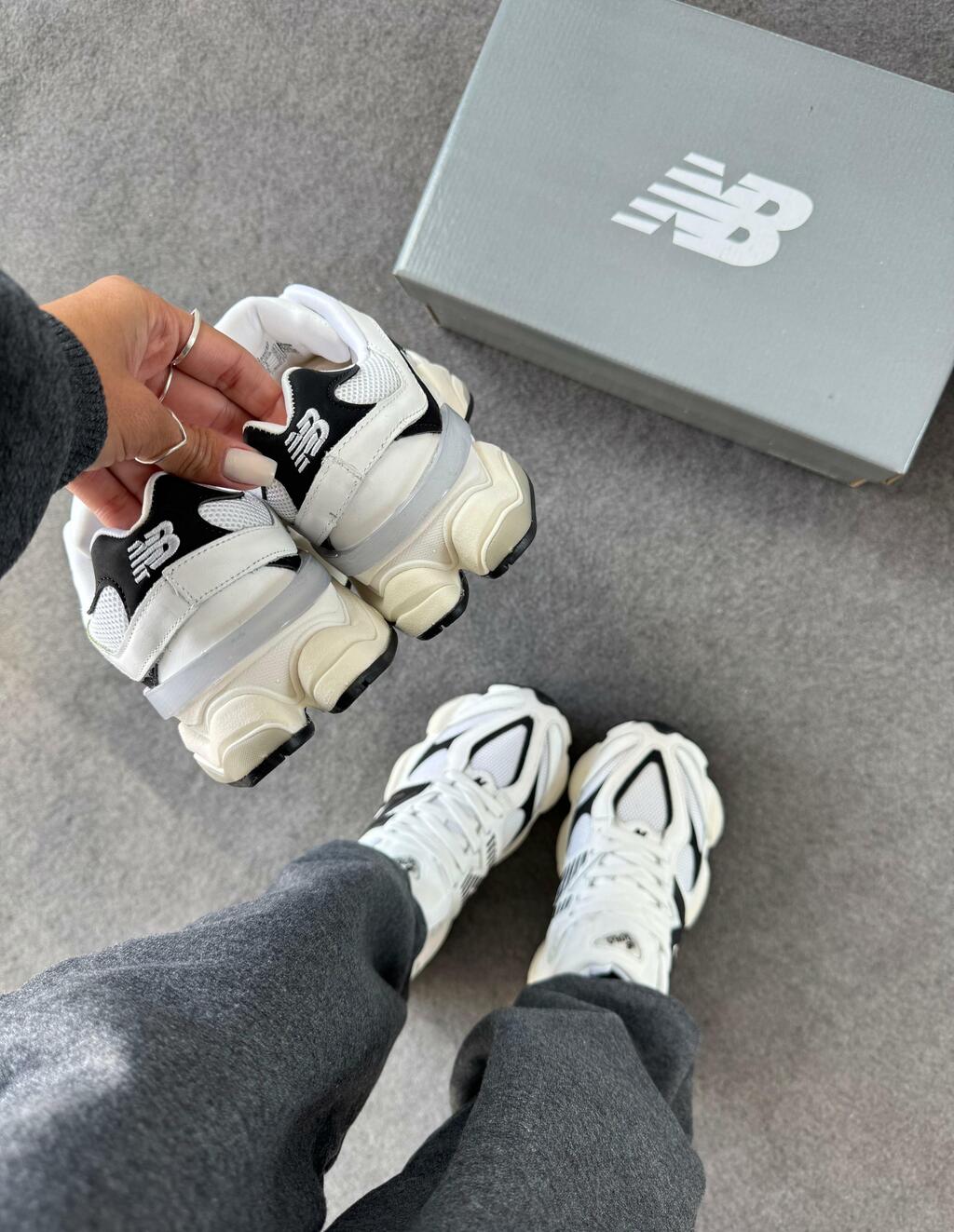 Tênis New Balance 9060 Branco e Preto Couro 100% Legítimo