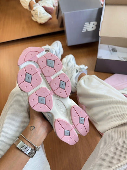 Tênis New Balance 9060 Branco e Rosa Couro 100% Legítimo
