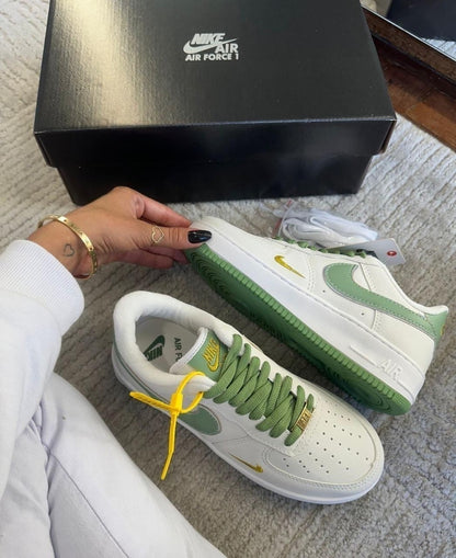 Tênis Nike Air Force Grama Premium