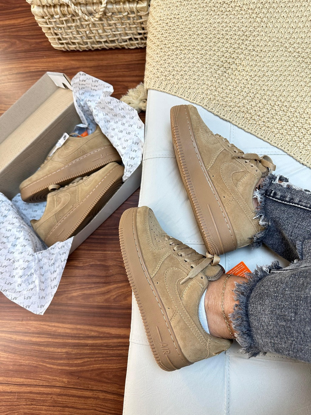 Tênis Nike Air Force Caramelo Camurça 2.0